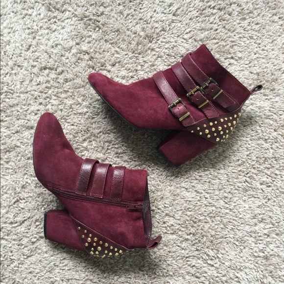 Jessica Simpson Women’s Catie Booty - Picture 2 of 16